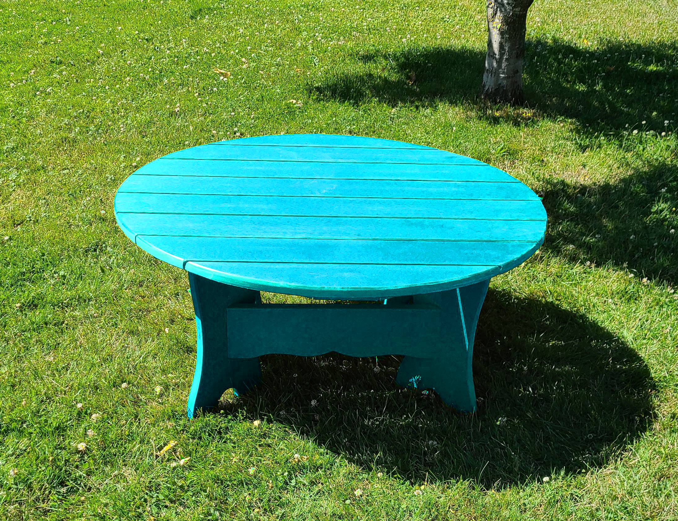 Poly-Luxe 42" Round Coffee Table