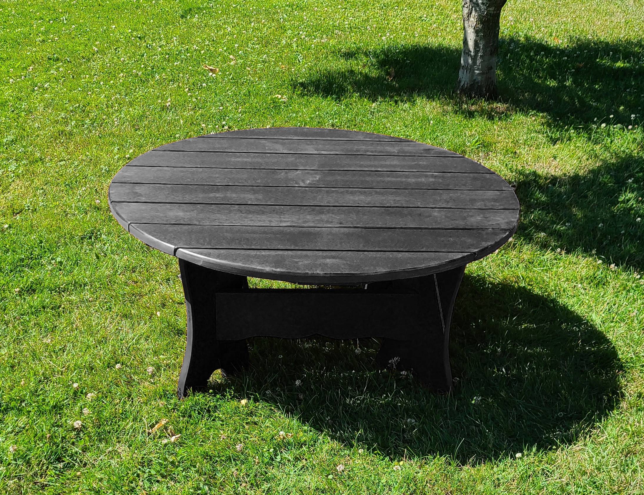 Poly-Luxe 42" Round Coffee Table
