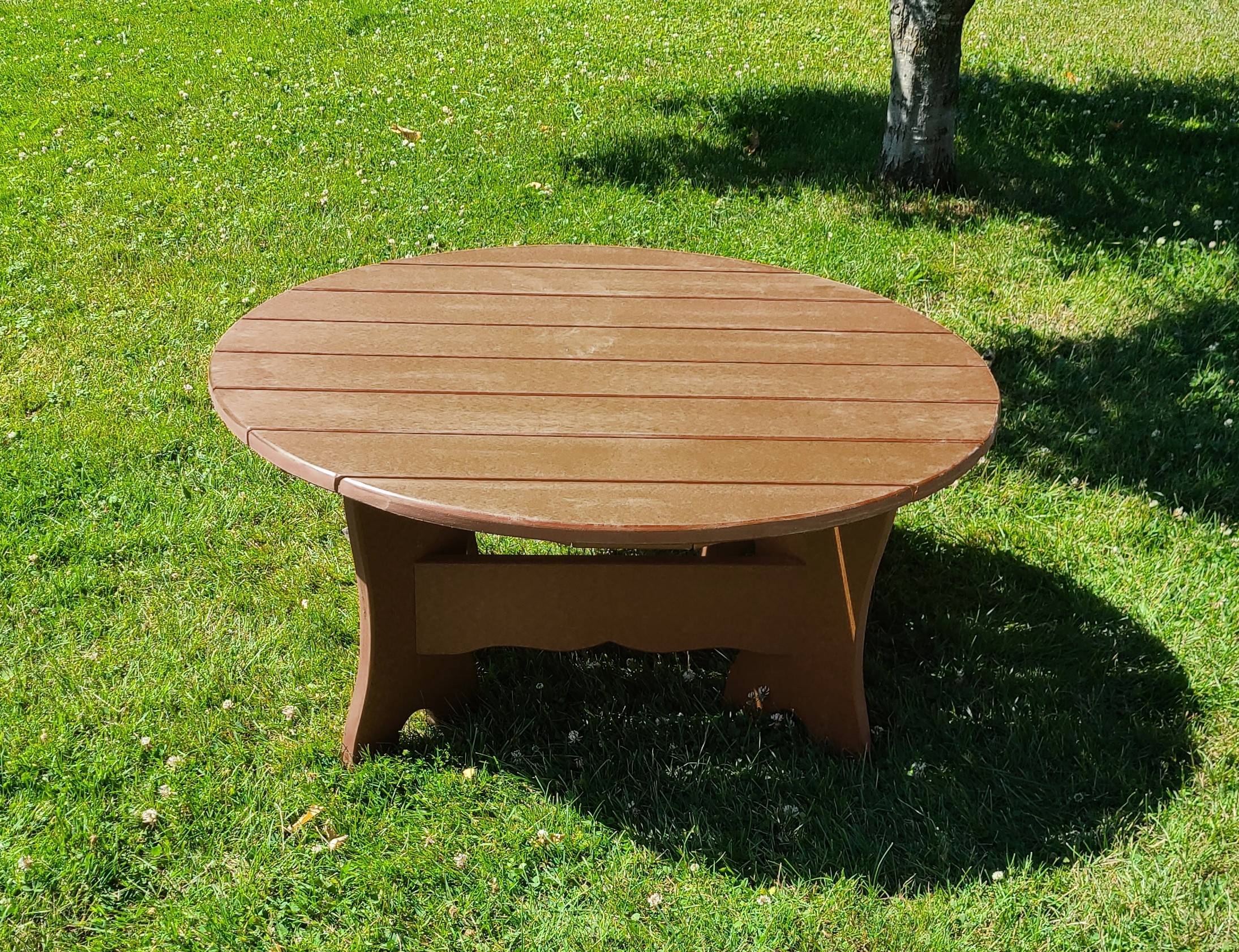 Poly-Luxe 42" Round Coffee Table