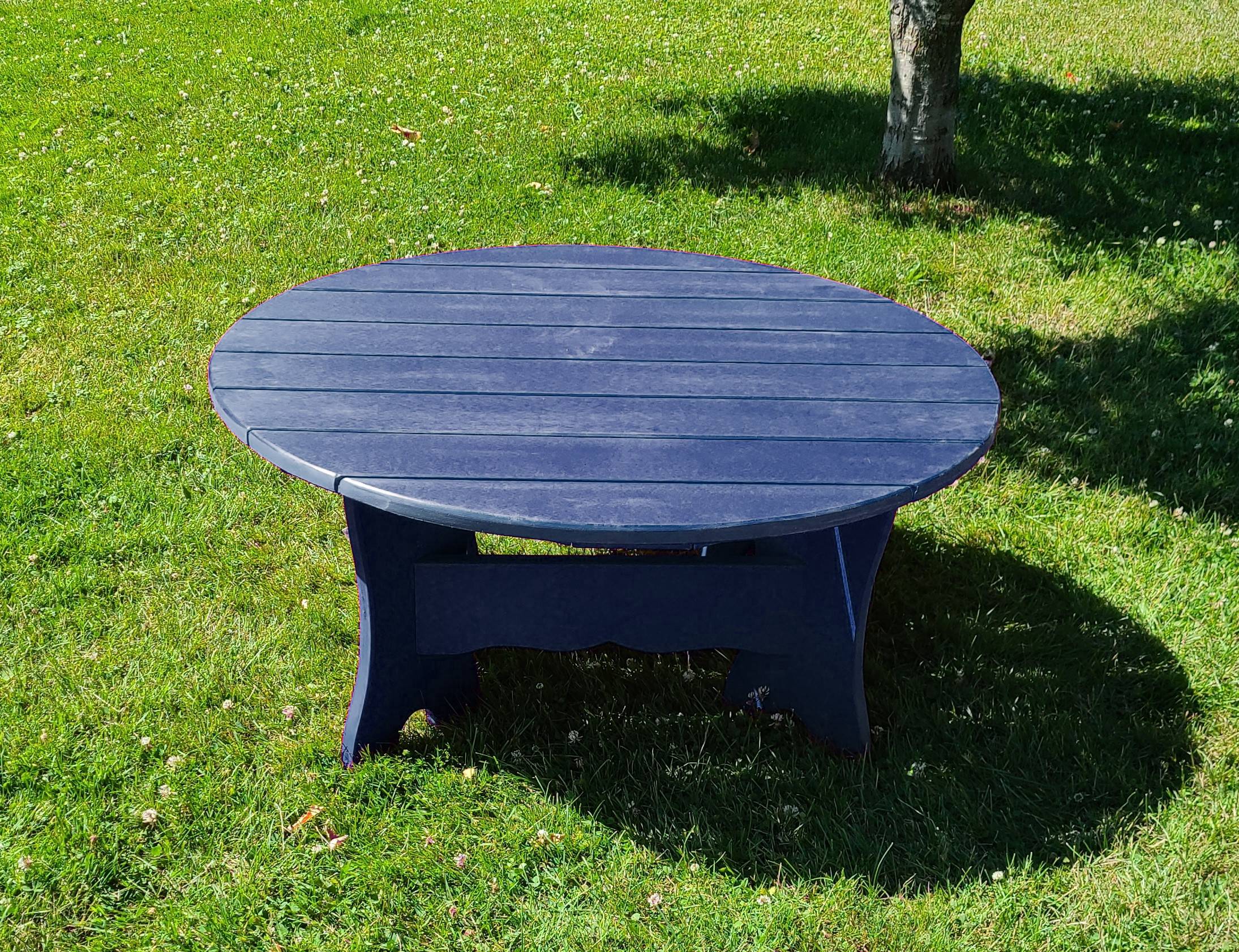 Poly-Luxe 42" Round Coffee Table