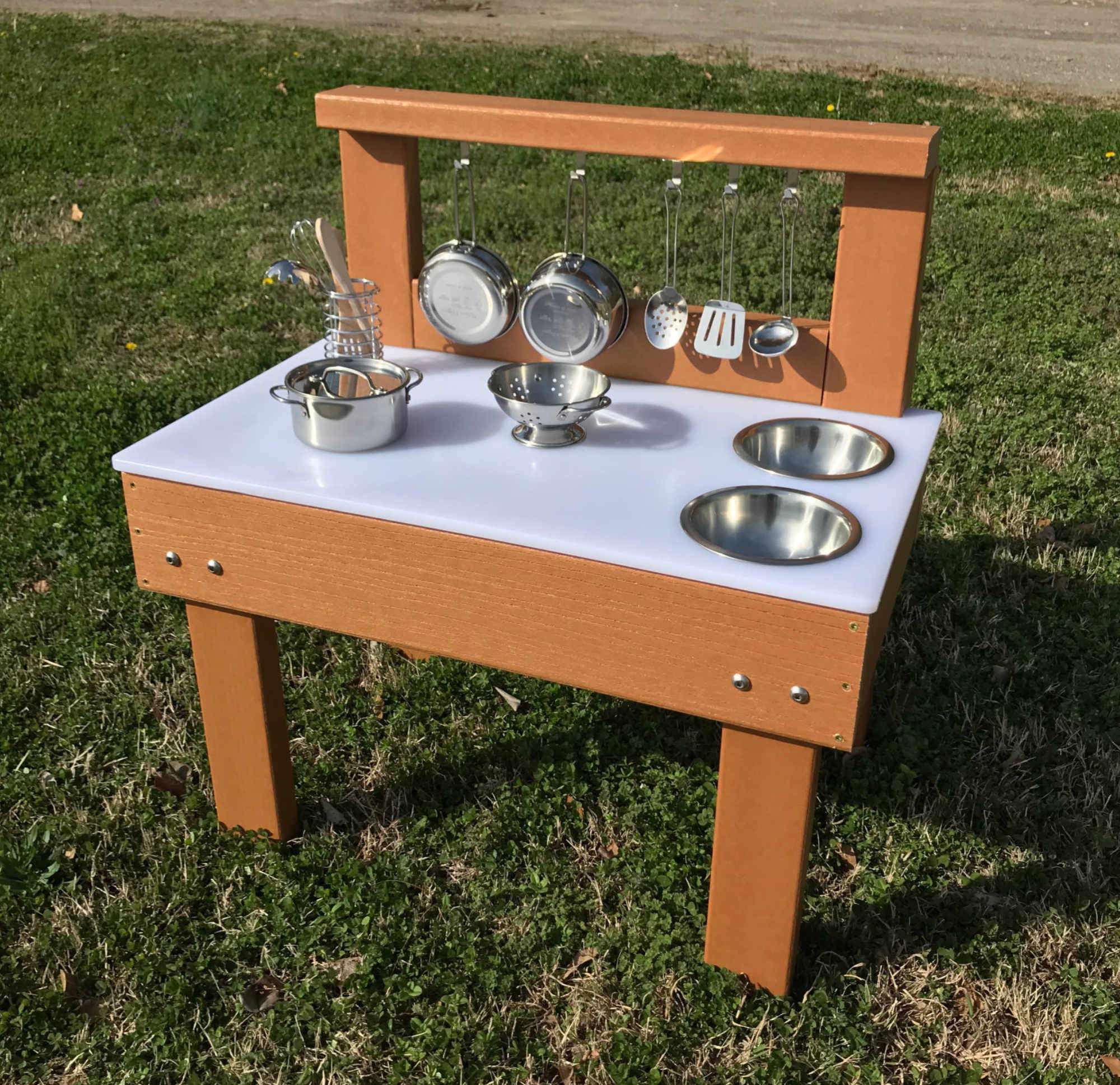 KSO-MT3018 Kids' Station Indoor/Outdoor Mud Kitchen with Utensils