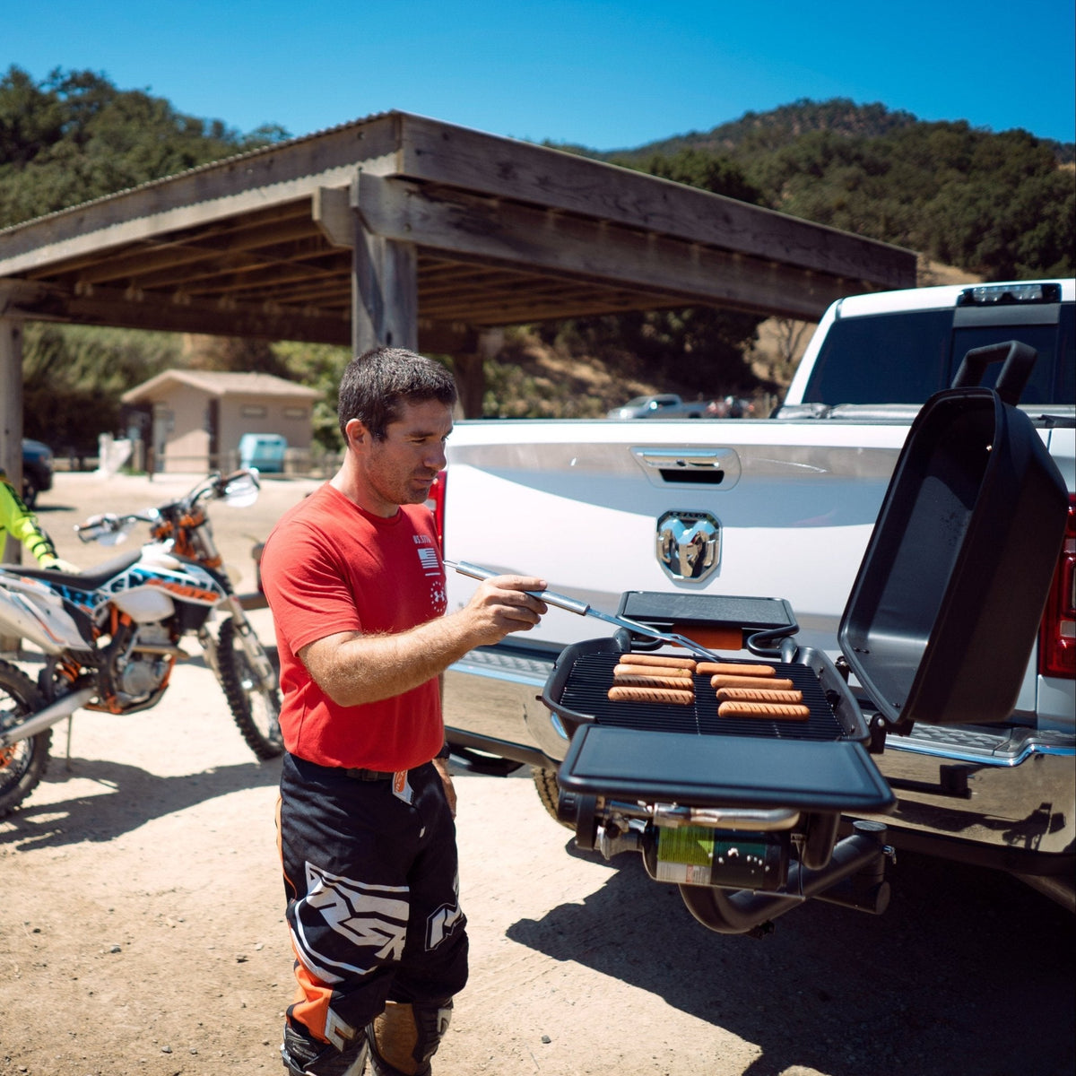 Forge 15 Hitch-Mounted Propane Grill